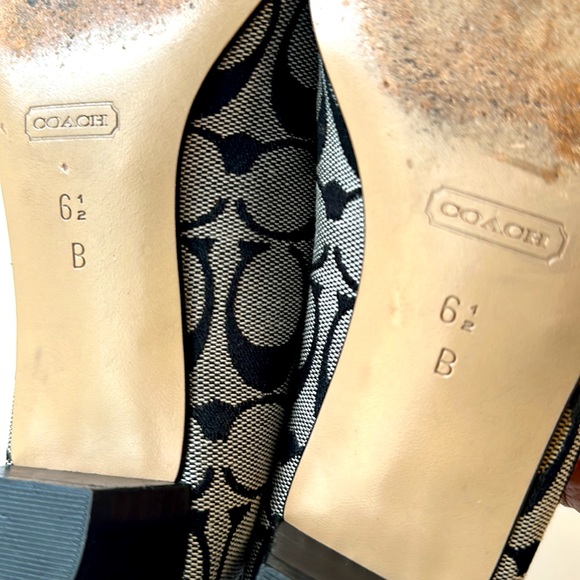 Coach 1” heel monogram shoes size 6 1/2 B - Picture 10 of 10
